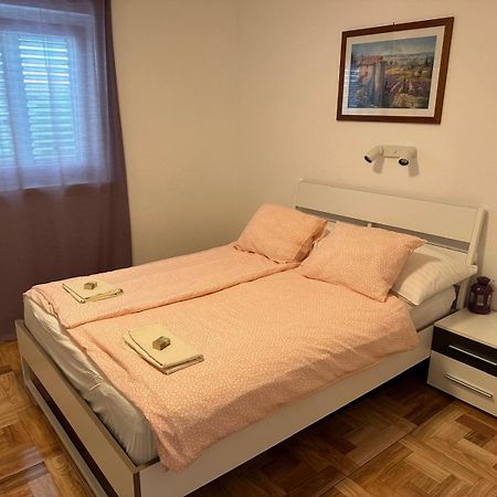 Apartments "Laci" クルク エクステリア 写真