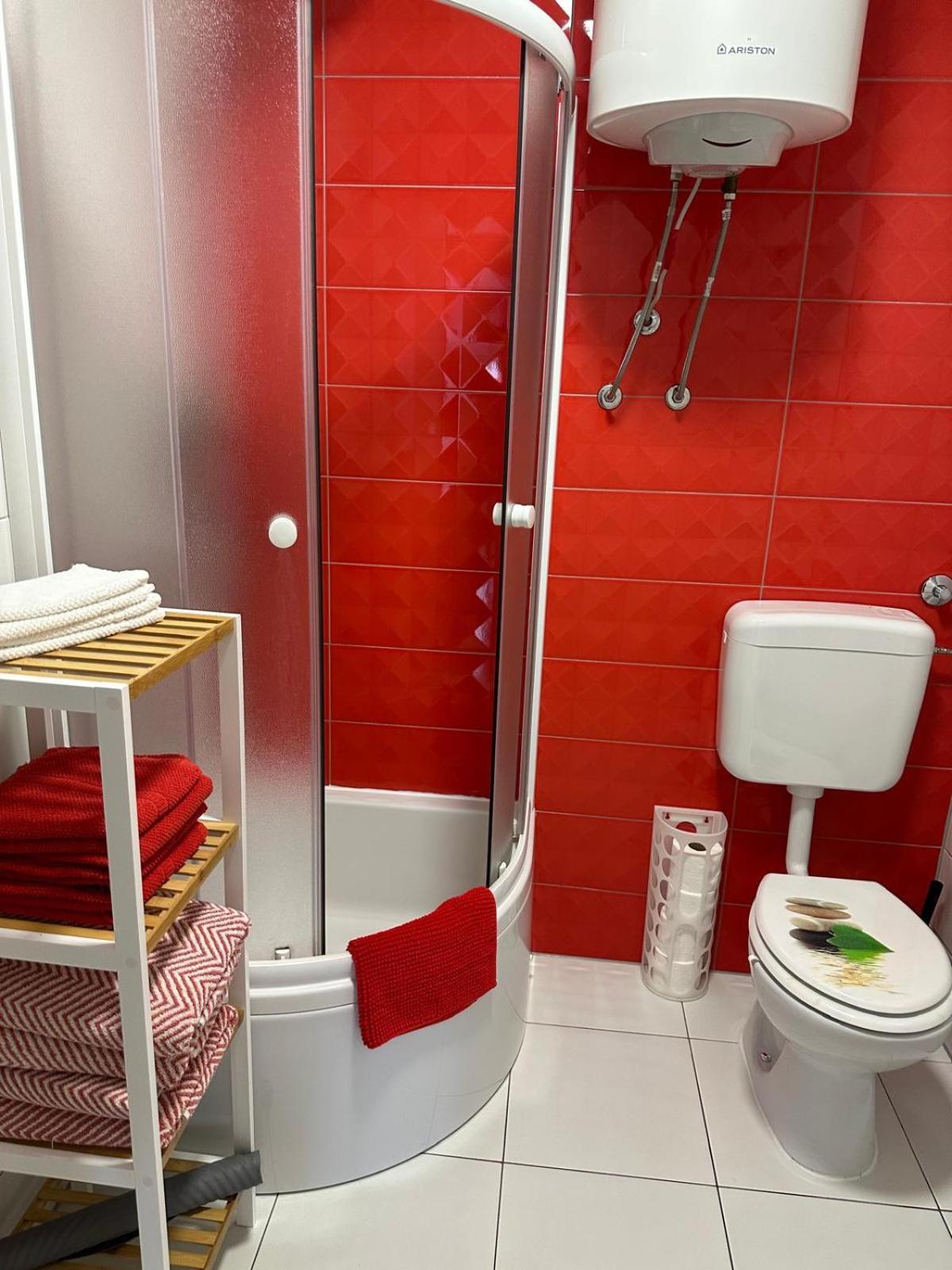 Apartments "Laci" クルク エクステリア 写真