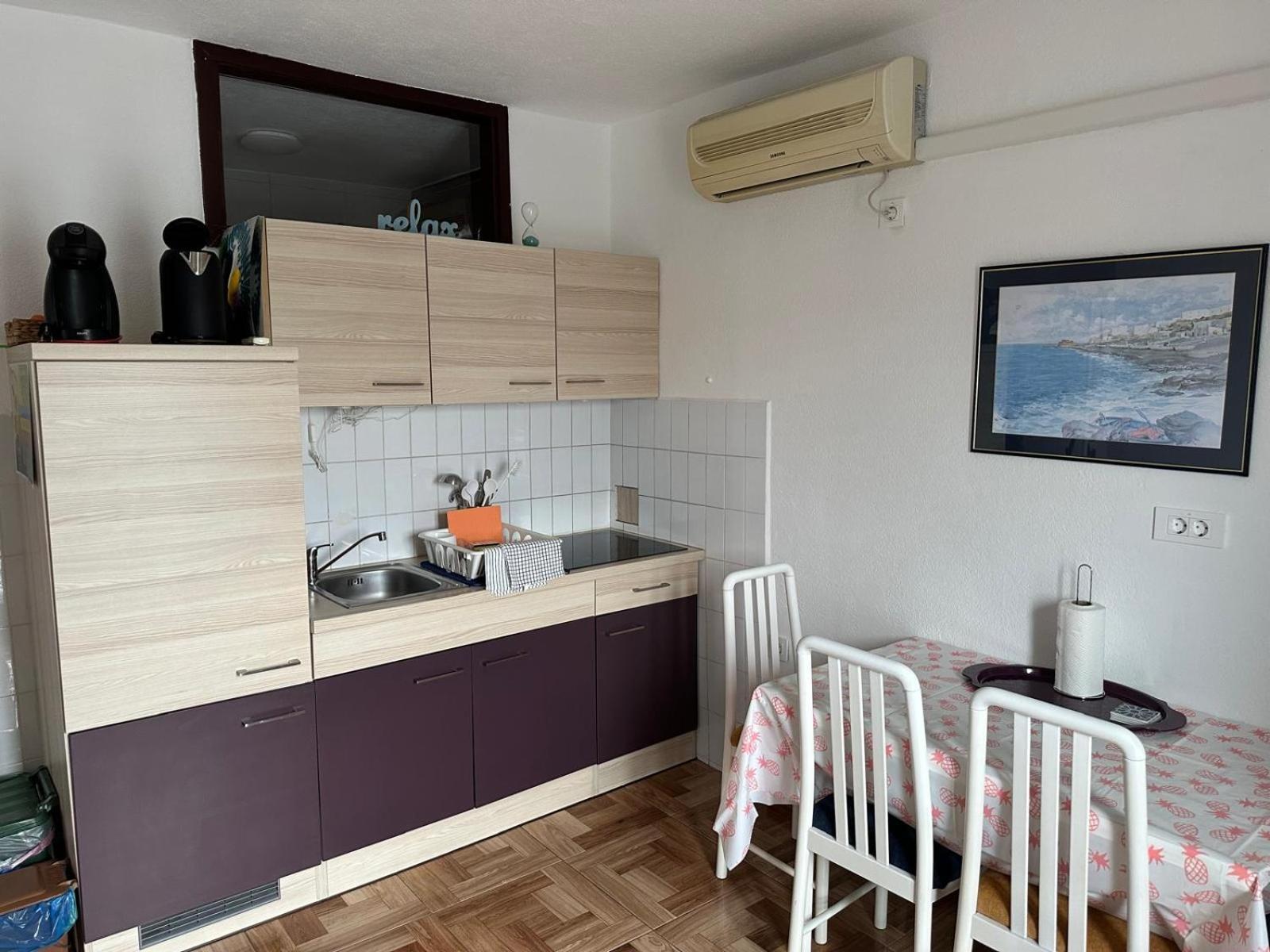 Apartments "Laci" クルク エクステリア 写真